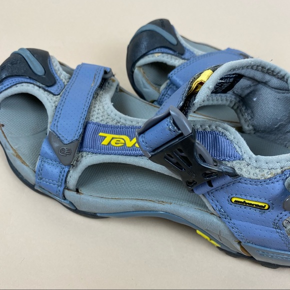 teva sandals size 9.5